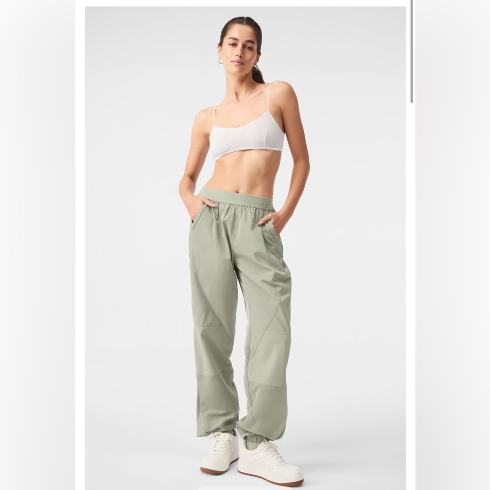 Alo yoga reinvention jogger-limestone